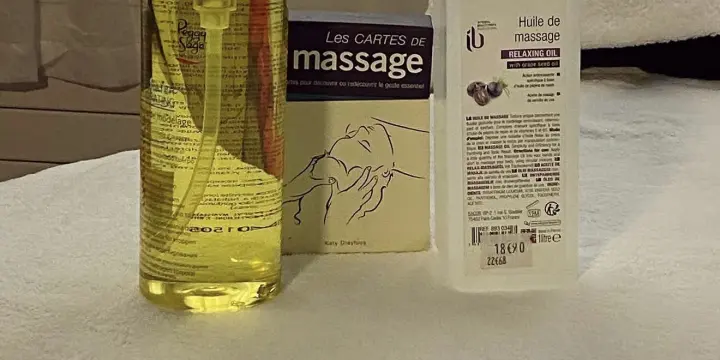 Wellness et bien-être massage relaxant artistique huile essentielle