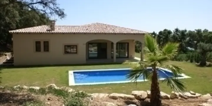 Costa Brava, Nouvelle construction