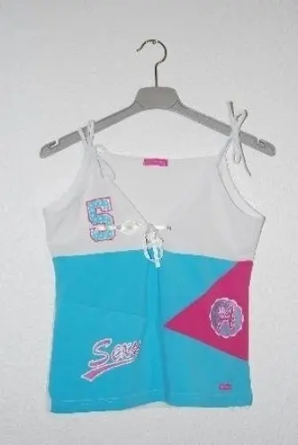 Top blanc, bleu & rose à Vucherens
