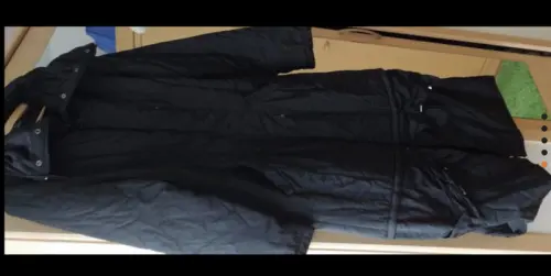 Manteau noir i. Quing Comme Neuf à Moutier