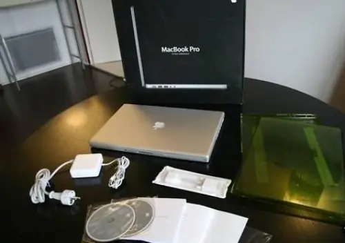 Macbook pro 17" 2,5 ghz, memoire 4go à Genève