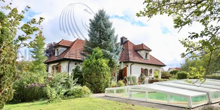Superbe villa familiale avec piscine et jardin paysagé