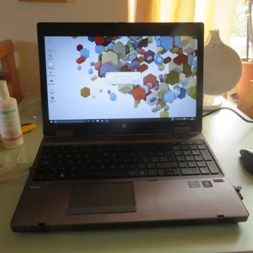 Je vends un portable de marque HP à St-Légier