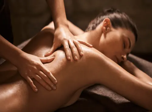 Massage sensuel par H bienveillant réservé aux femmes à Apples