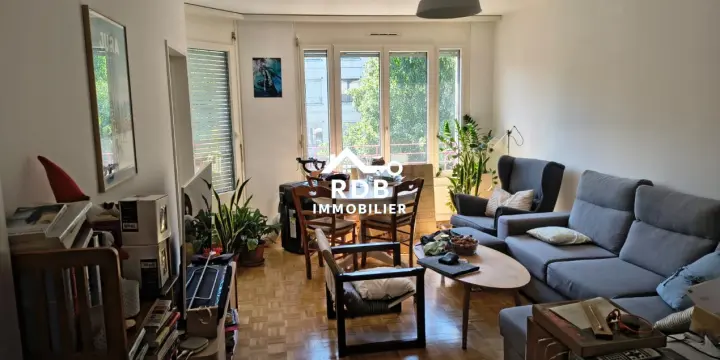 Appartement de 4 pièces au 2ème étage situé à Plan-les-Ouates 1228