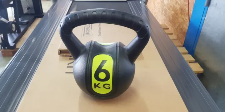 Kettlebell de 6kg en plastique
