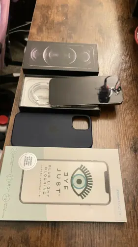 Gebrauchtes iPhone 12 Pro ohne Kratzer à schwitz