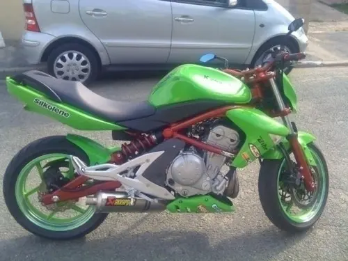 Kawasaki Version Er6  à Bassecourt