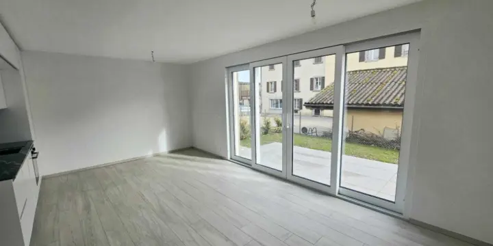 Appartement moderne de 2,5 pièces à Burtigny avec terrasse et jardin