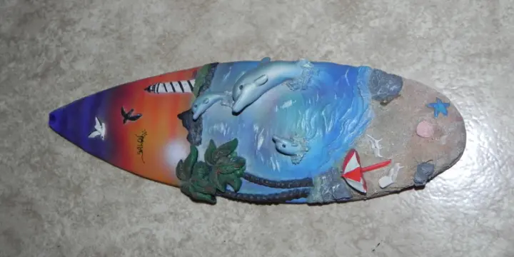 A vendre déco planche surf à suspendre 30 cm