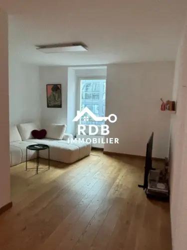 Appartement de 4 pièces au 2ème étage situé à Genève 1205