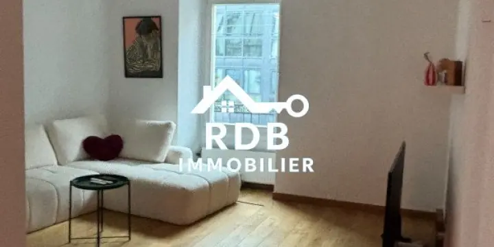 Appartement de 4 pièces au 2ème étage situé à Genève 1205