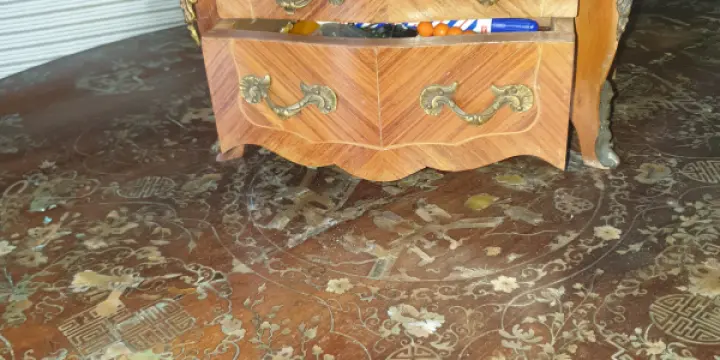 Mini commode style Louis XV