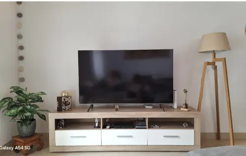 Meuble TV 3 tiroirs, 3 niches état impeccable à Martigny