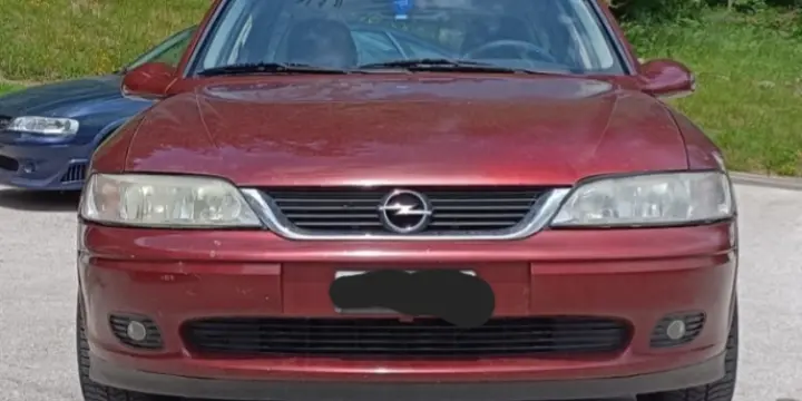 Opel Vectra B 2L 16V 136ch année 2000
