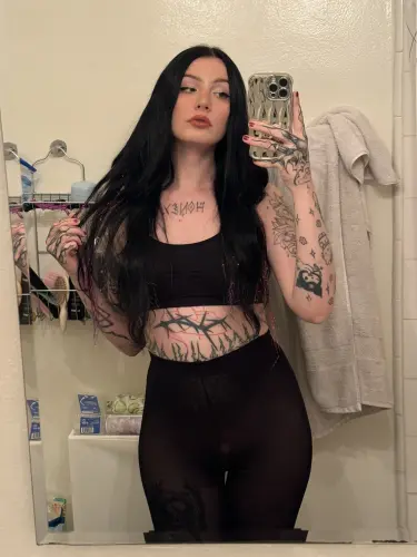 Femme trans super coquine avec assez de lait à donné à Neuchâtel