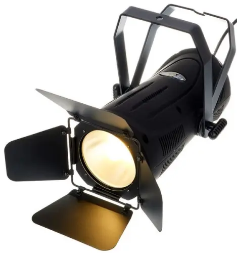 2 projecteurs Stairville LED 120 Watt 3200K DMX à Carouge