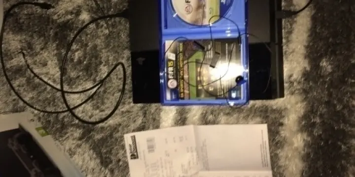 Playstation 4, 500 Gb/Go + fifa 15