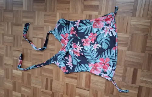 Haut de maillot de bain Tankini à nouer motif Hibiscus à Moutier