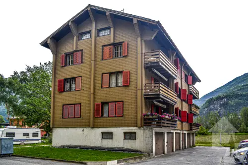 Appartement de 4,5 pièces de 80 m2 au 2ème étage d'un petit immeuble. à Niedergampel