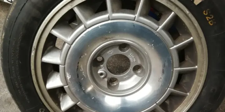 jantes turbine renault clio 1.8 16 v 4 x jantes alu bon état