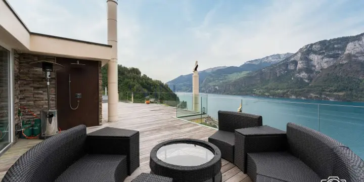 Attika-Terrassenwohnung mit Panorama-Seesicht