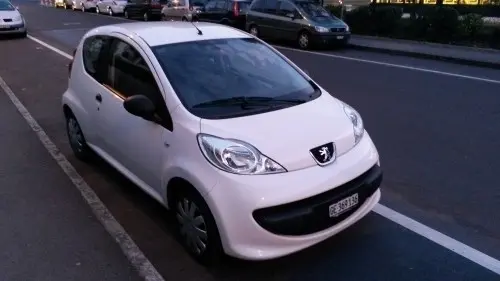 Peugeot 107 1.0L Urban à Plan-les-Ouates