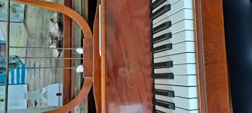 Piano droit à La Croix-de-Rozon
