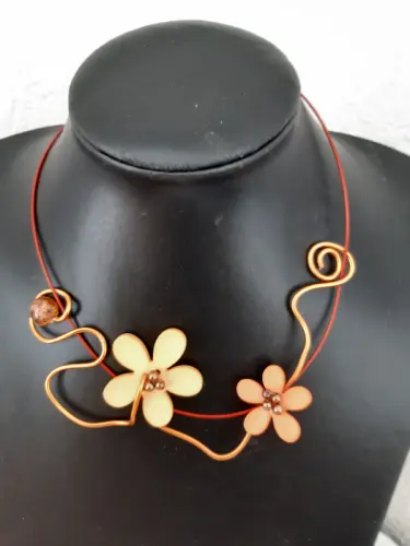 Collier fait main à Neuchâtel