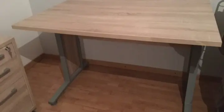 Bureau + corps de bureau